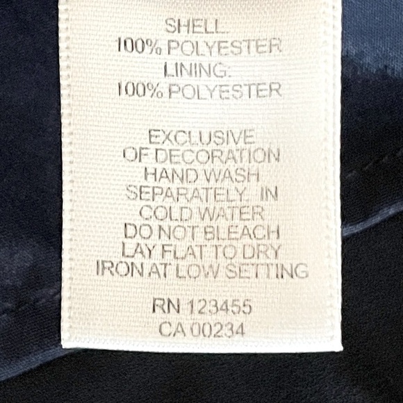 🌺 Design Lab Lord & Taylor Floral Navy Cold Shoulder Flutter Sleeve Mini Dress - Picture 8 of 10